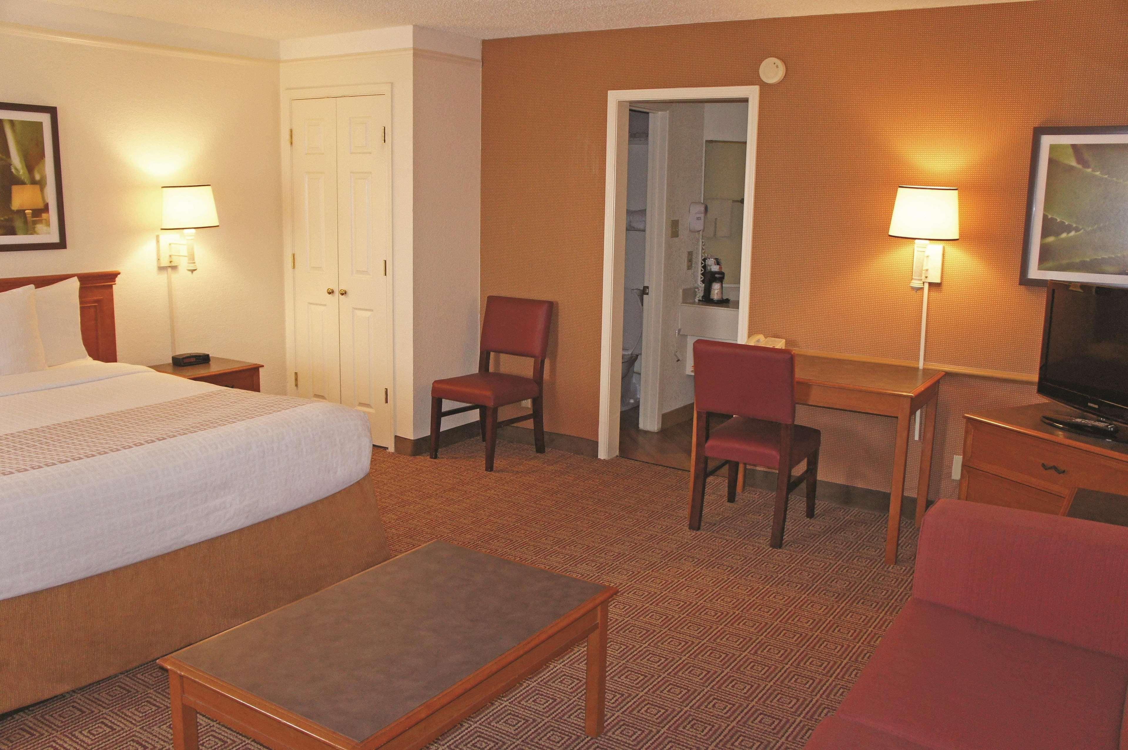 Baymont By Wyndham San Antonio South Park Hotel Kültér fotó