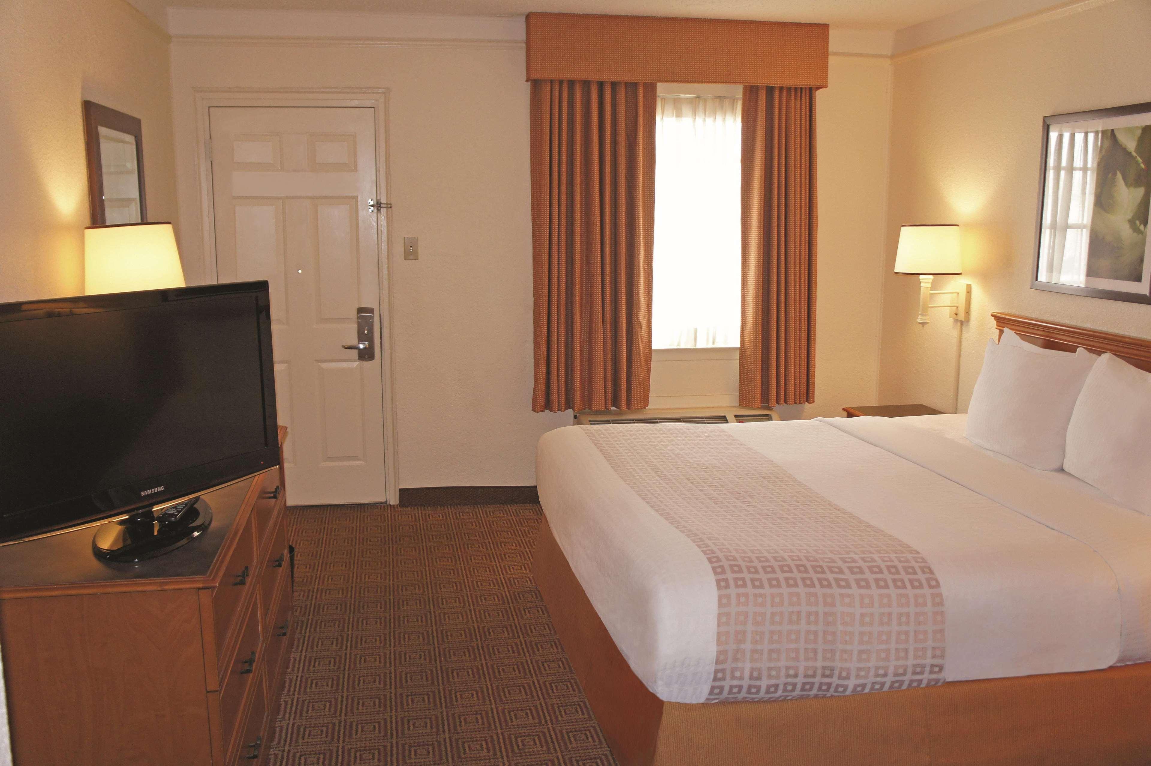 Baymont By Wyndham San Antonio South Park Hotel Kültér fotó