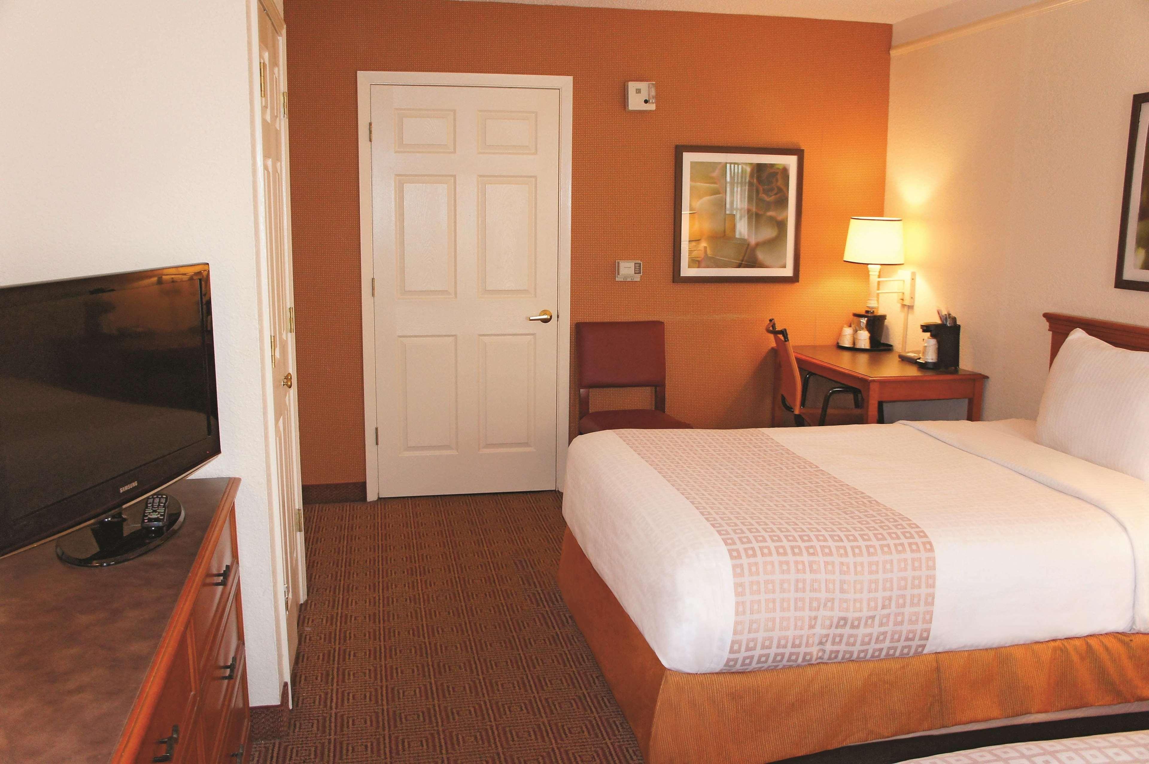 Baymont By Wyndham San Antonio South Park Hotel Kültér fotó